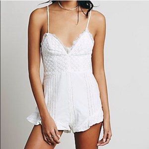 Jet set diairies white lace romper. Size XS